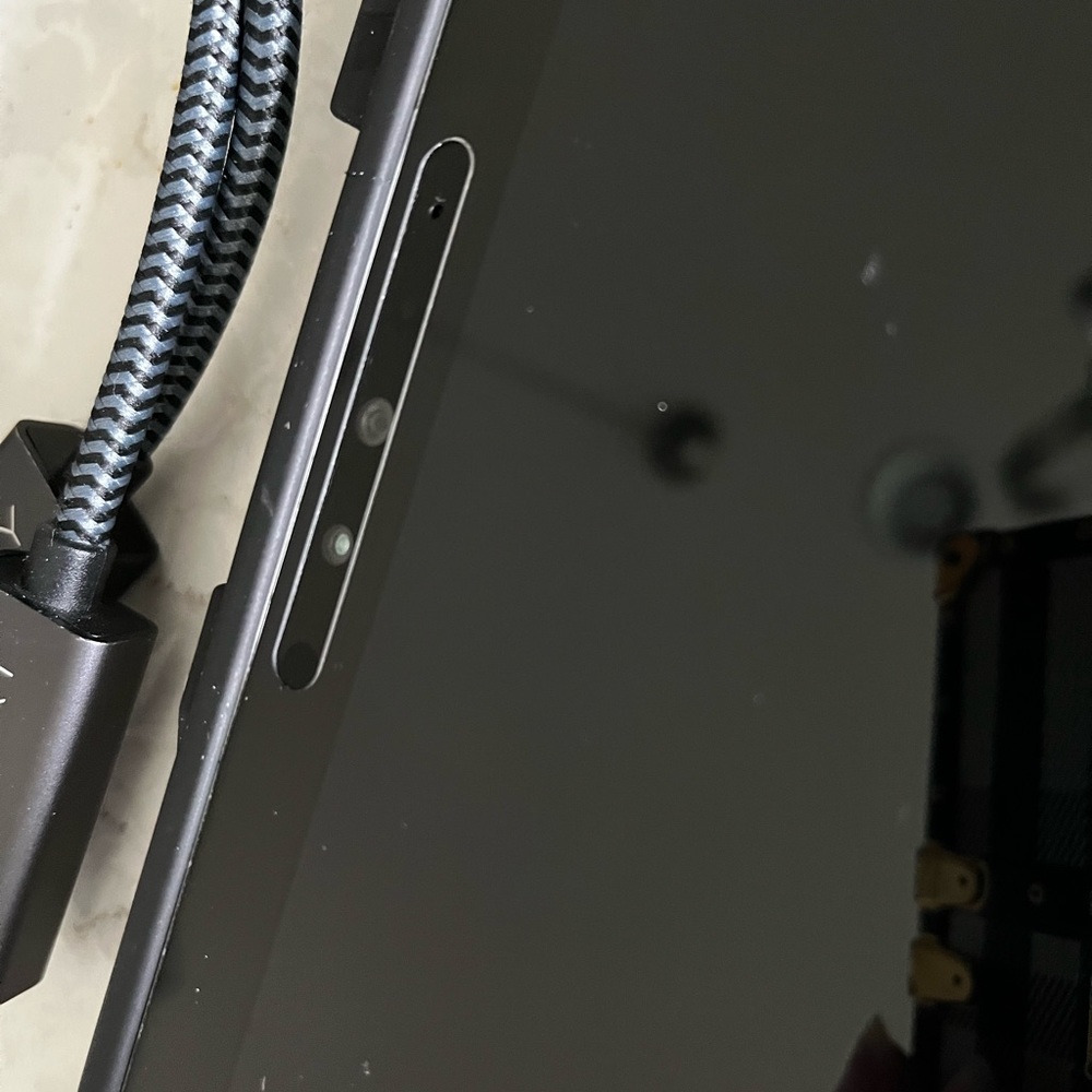 Surface PRO bundle w/ docking station HDMI cable, case , add monitor connector - Picture 11 of 15